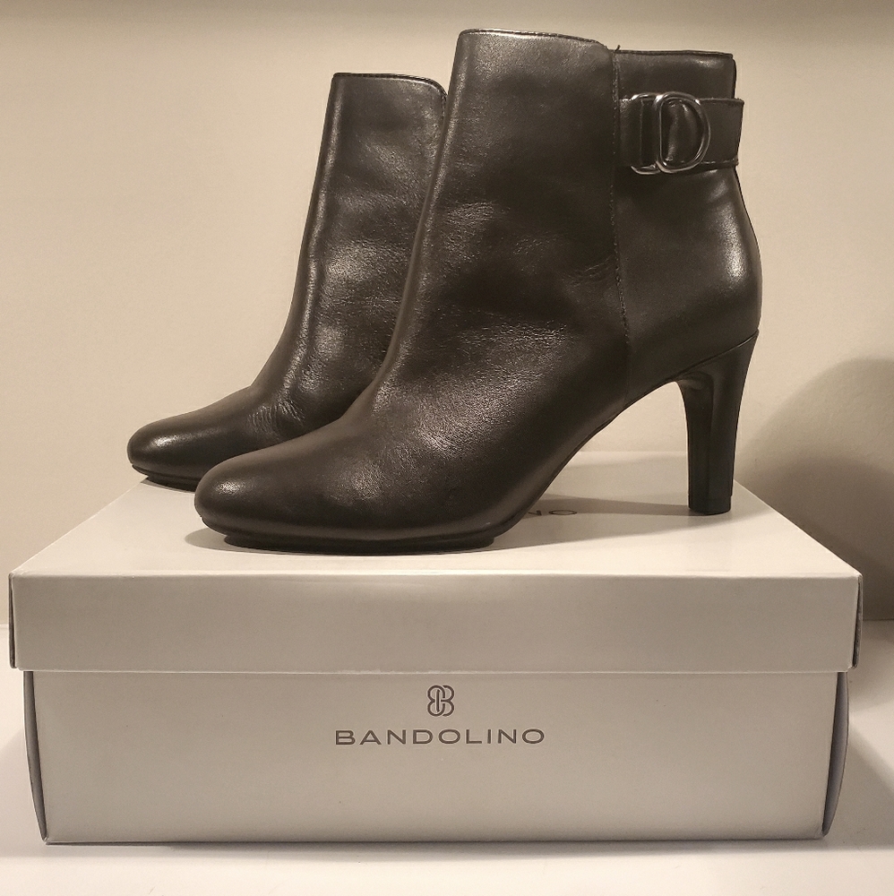 NWT Bandolino heels black leather booties